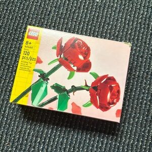 LEGO Floral Creation Set with Red and Green